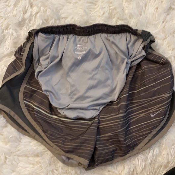 Nike running shorts - Picture 4 of 4